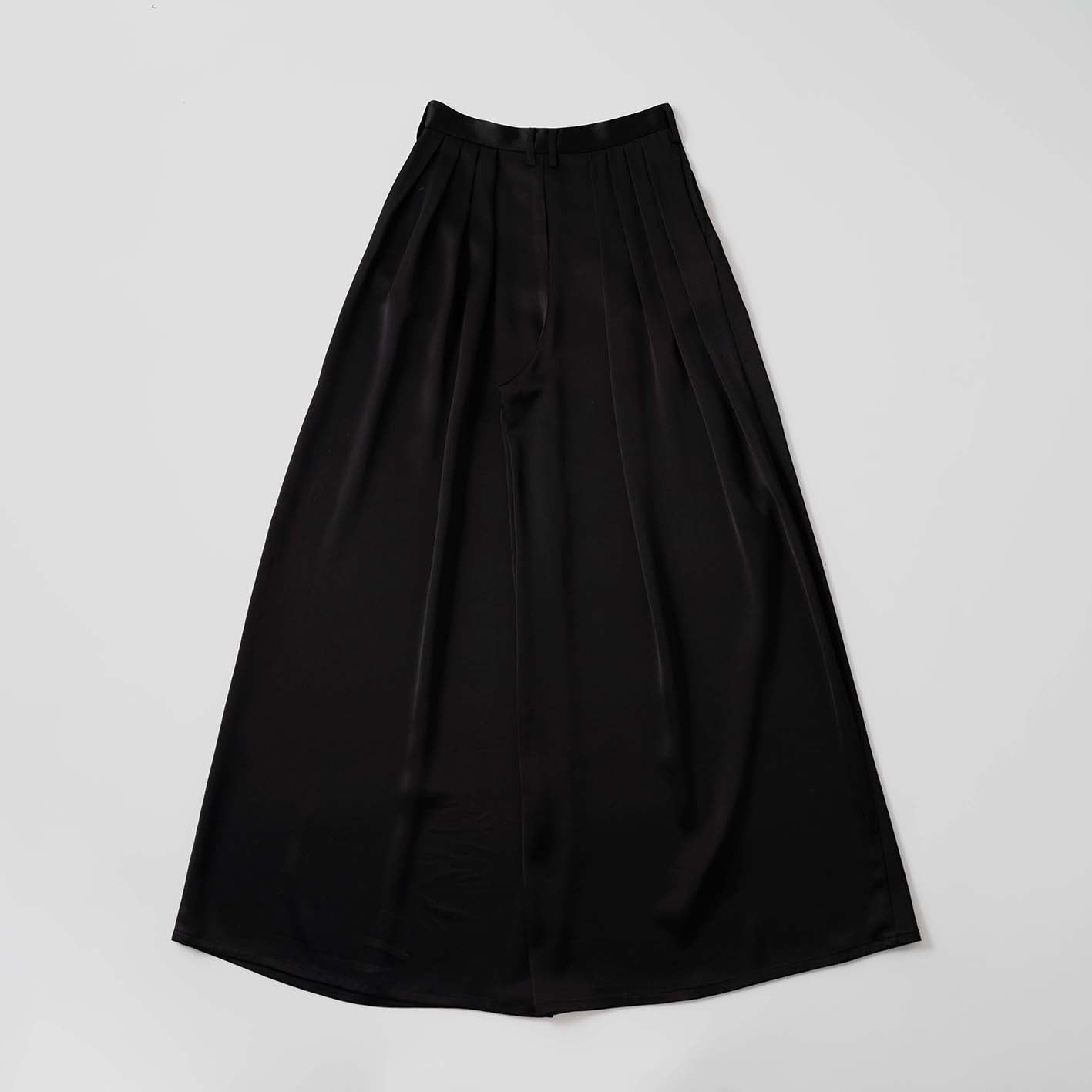 3 Tuck wide pants