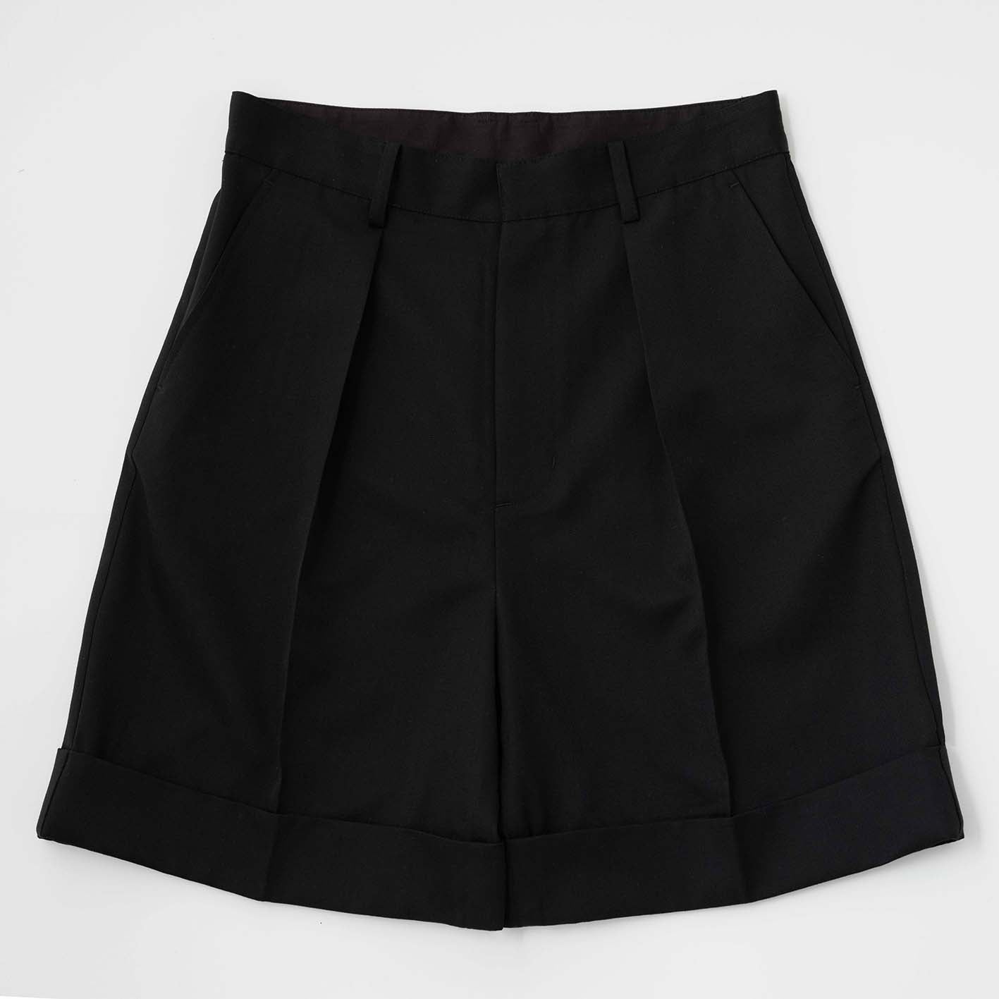 Unisex tuck shorts