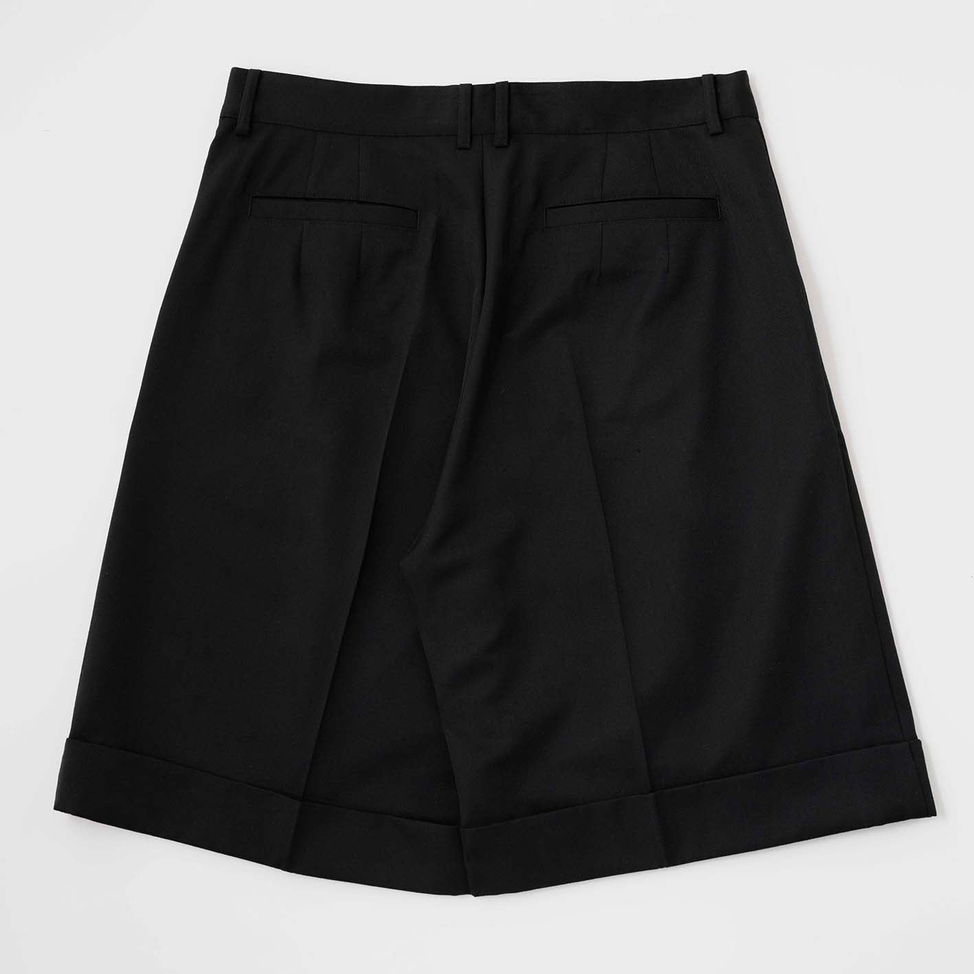 Unisex tuck shorts